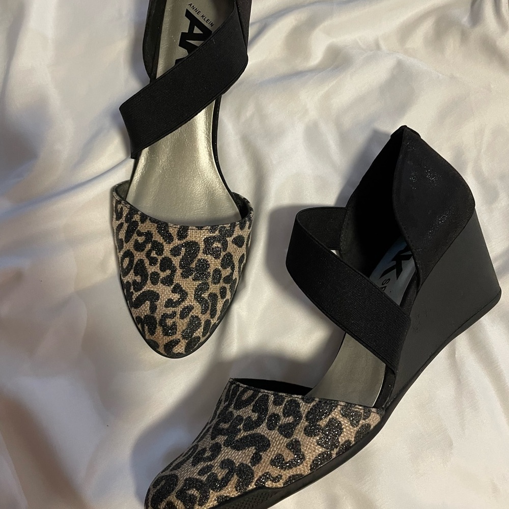 Anne Klein dress shoe wedged size 10